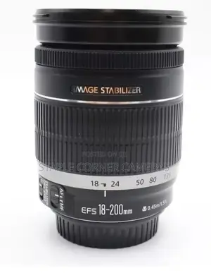 CANON Ef-S 18-200mm Zoom Lens