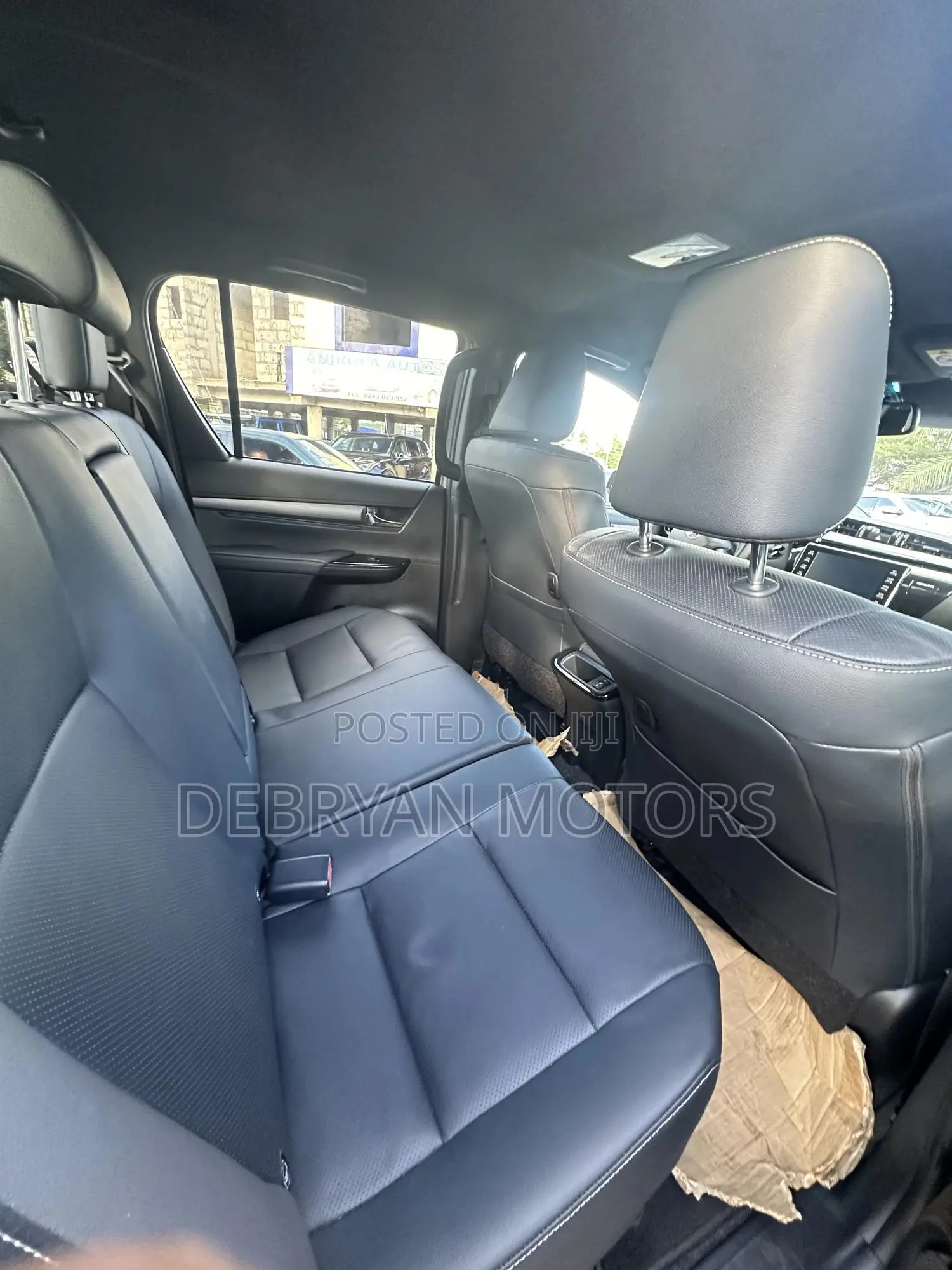 New Toyota Hilux 2023 Silver