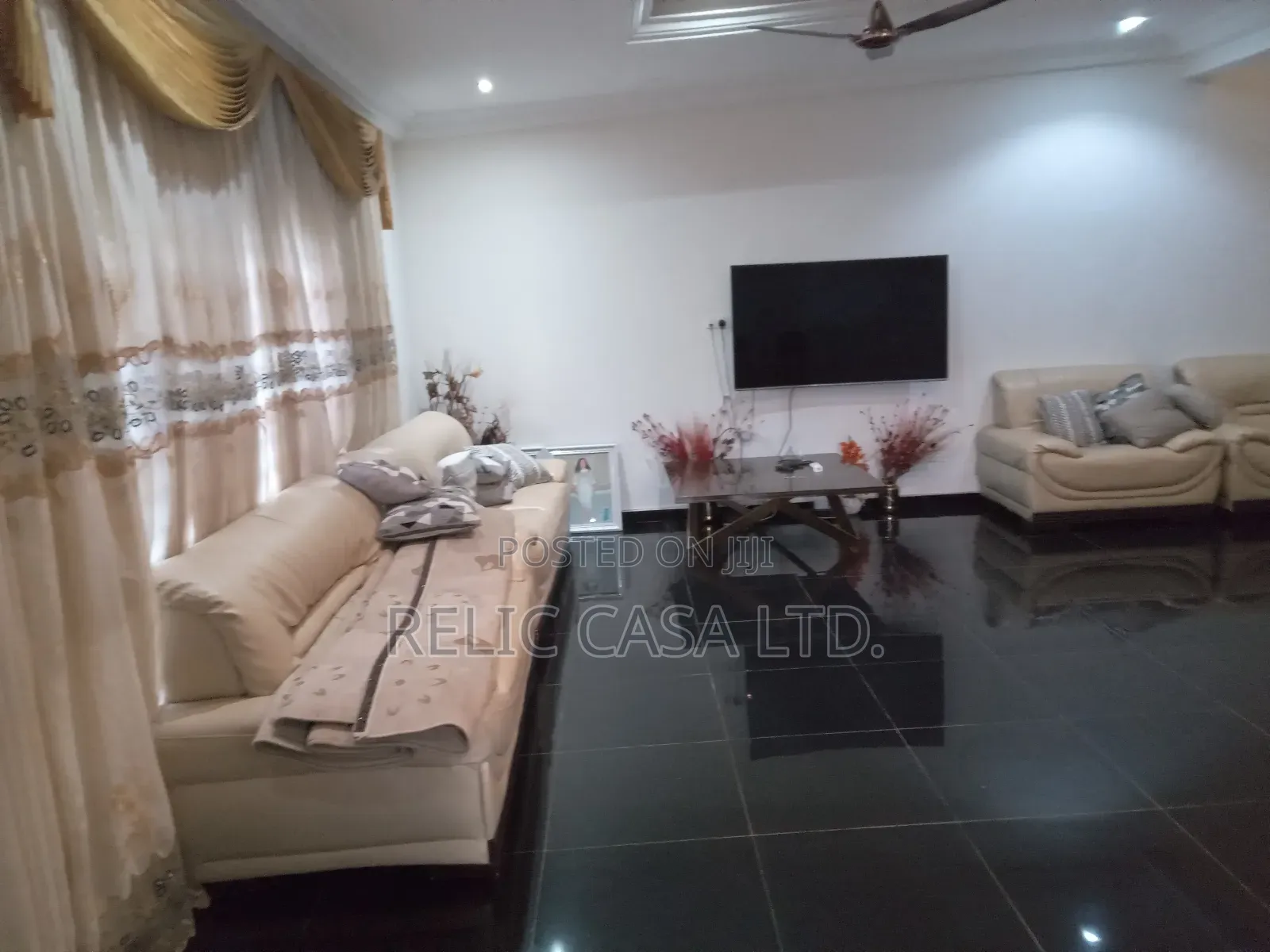 6bdrm House in 6 Beed Rooms for sale