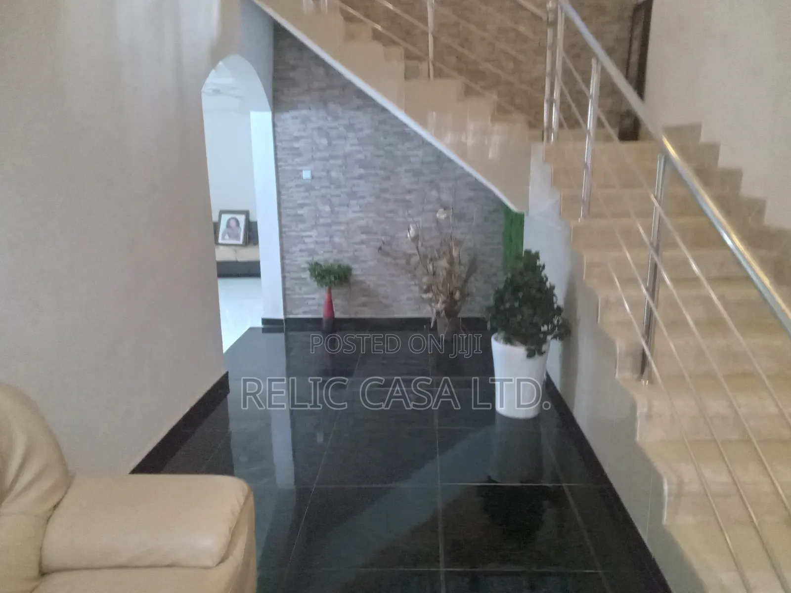 6bdrm House in 6 Beed Rooms for sale