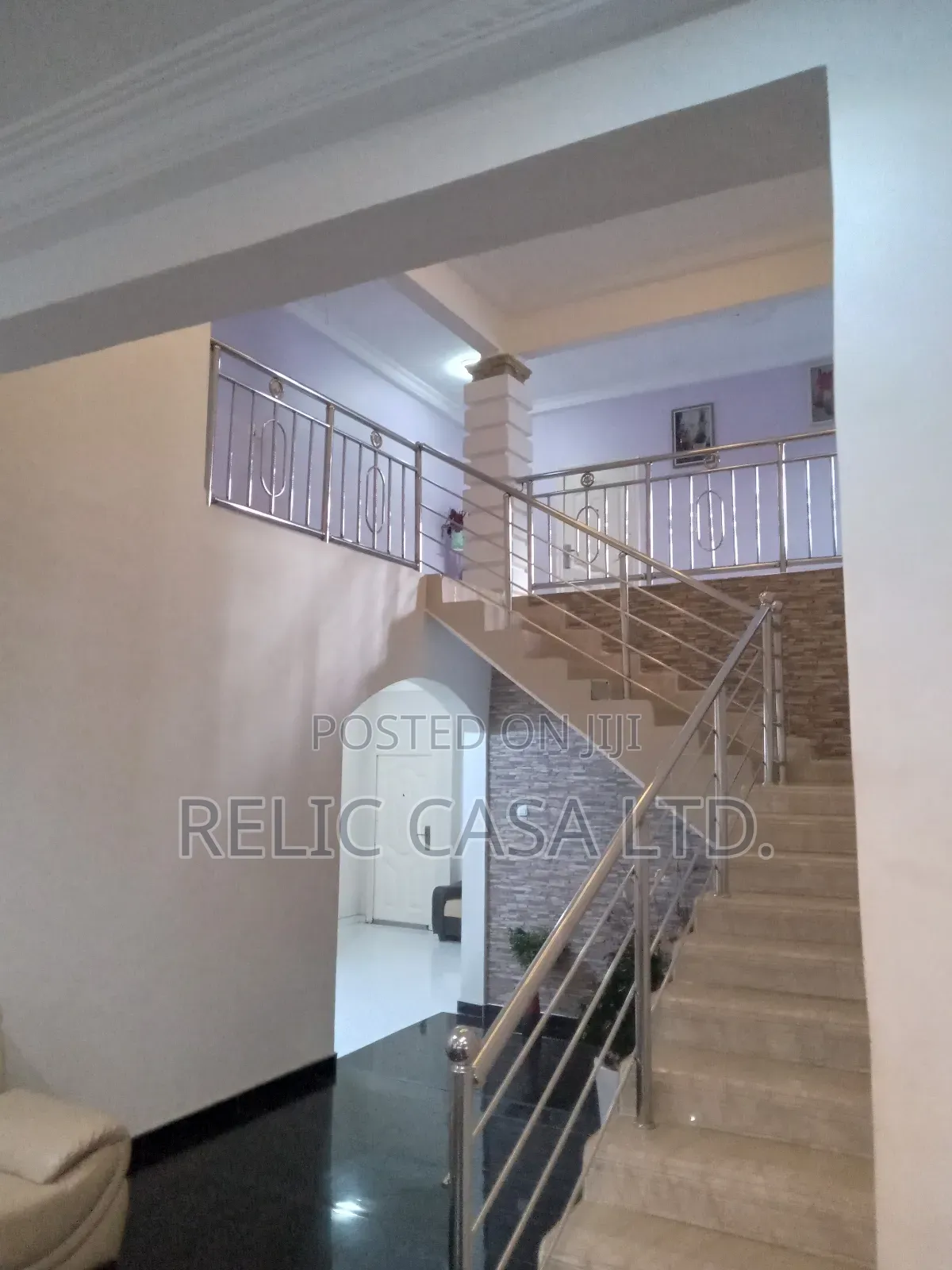 6bdrm House in 6 Beed Rooms for sale