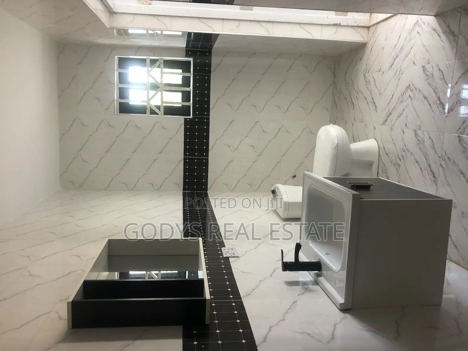 3bdrm Apartment in Kasoa for sale