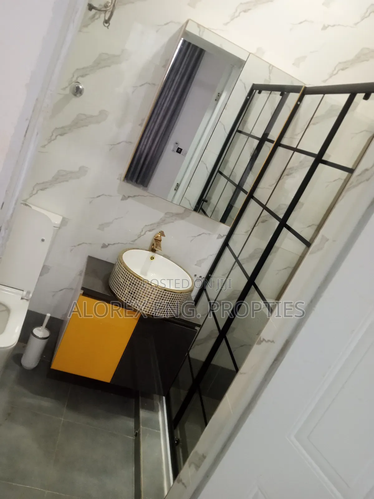 2bdrm Apartment in $65,000 Amrahia, Adenta for sale
