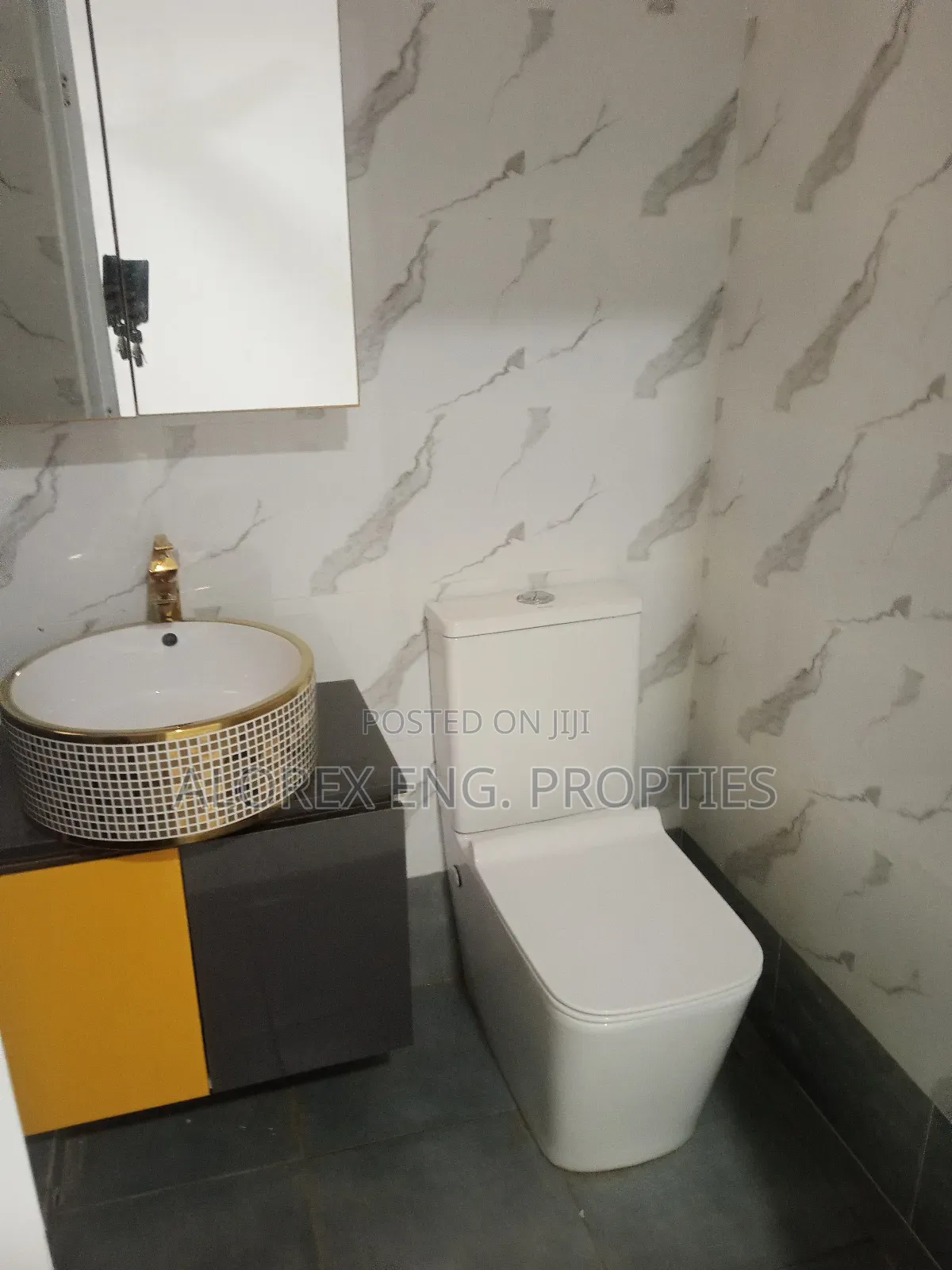 2bdrm Apartment in $65,000 Amrahia, Adenta for sale