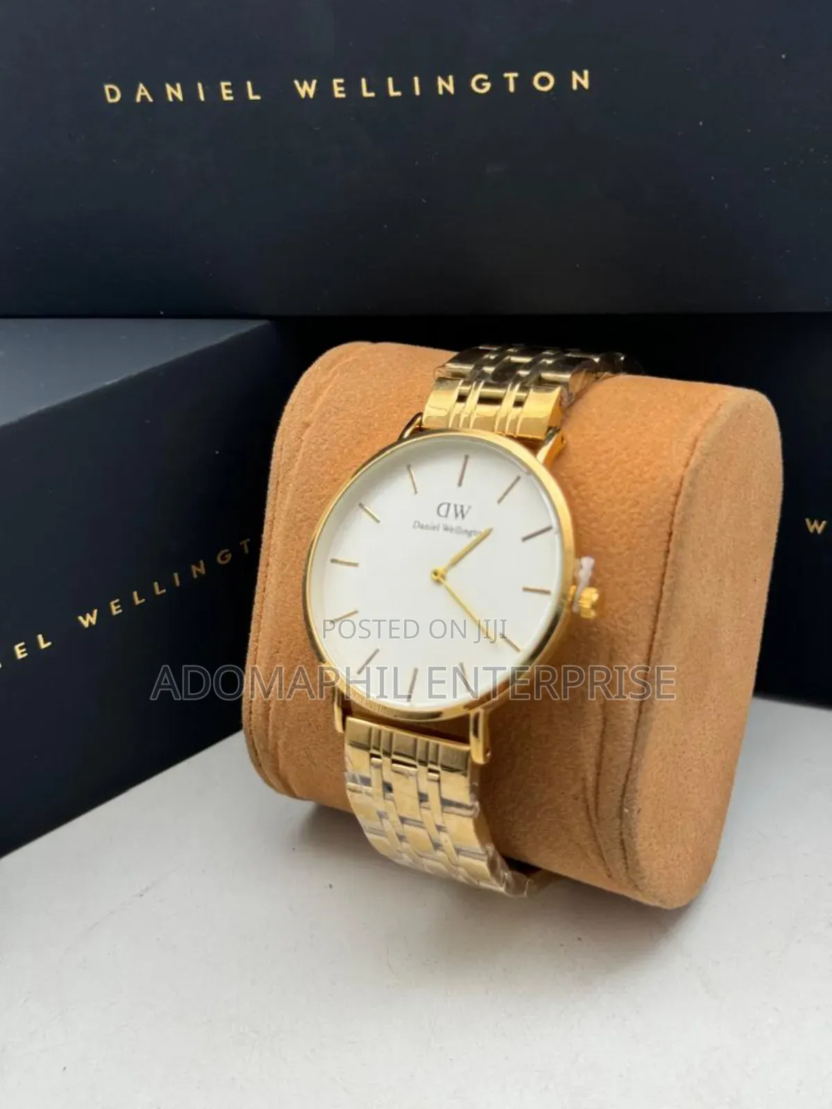 Anti-Fade Authentic Daniel Wellington Chain Watch