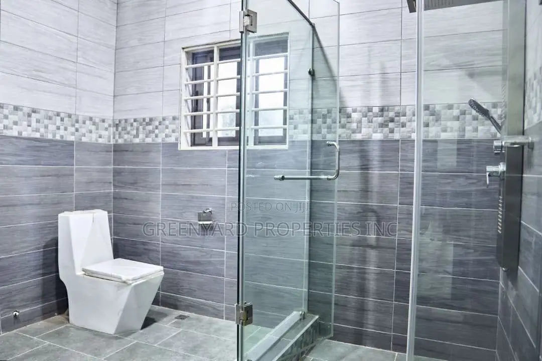 4bdrm Townhouse/Terrace in Adenta for sale