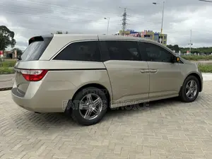 Honda Odyssey Touring 2012 Brown