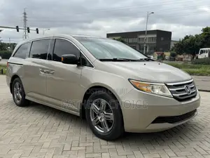Honda Odyssey Touring 2012 Brown