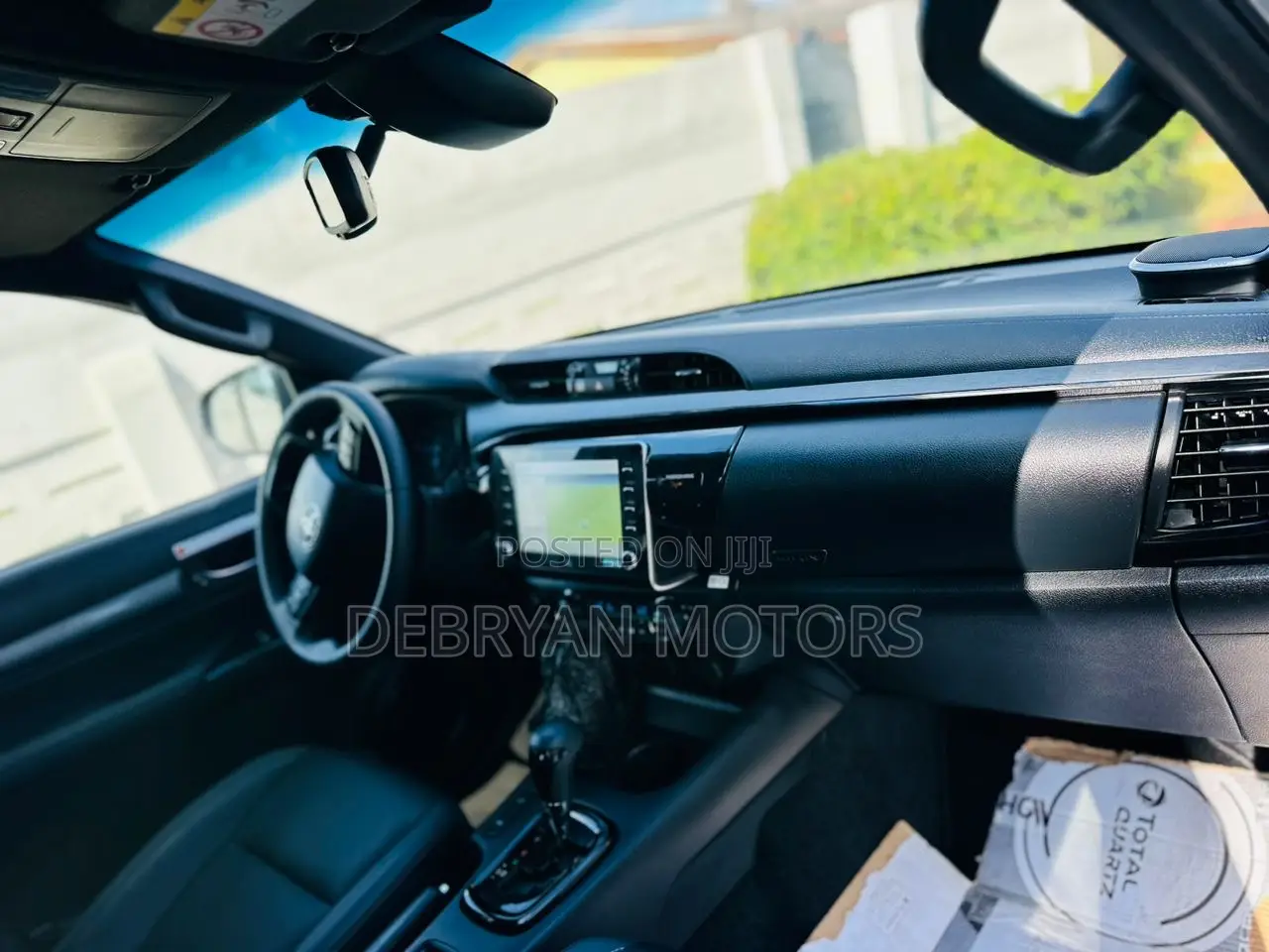 New Toyota Hilux 2023 Silver