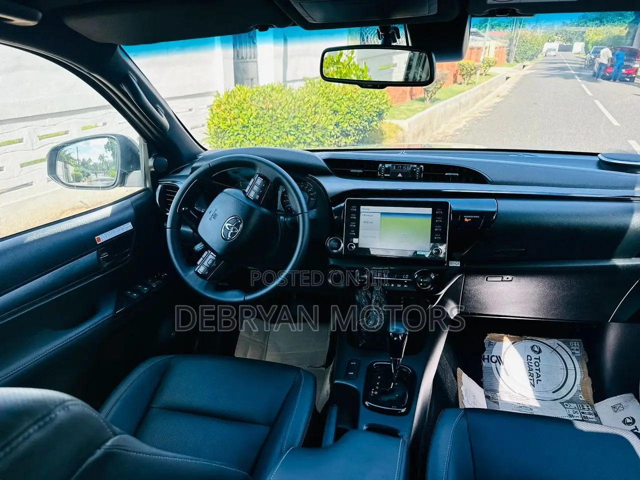 New Toyota Hilux 2023 Silver