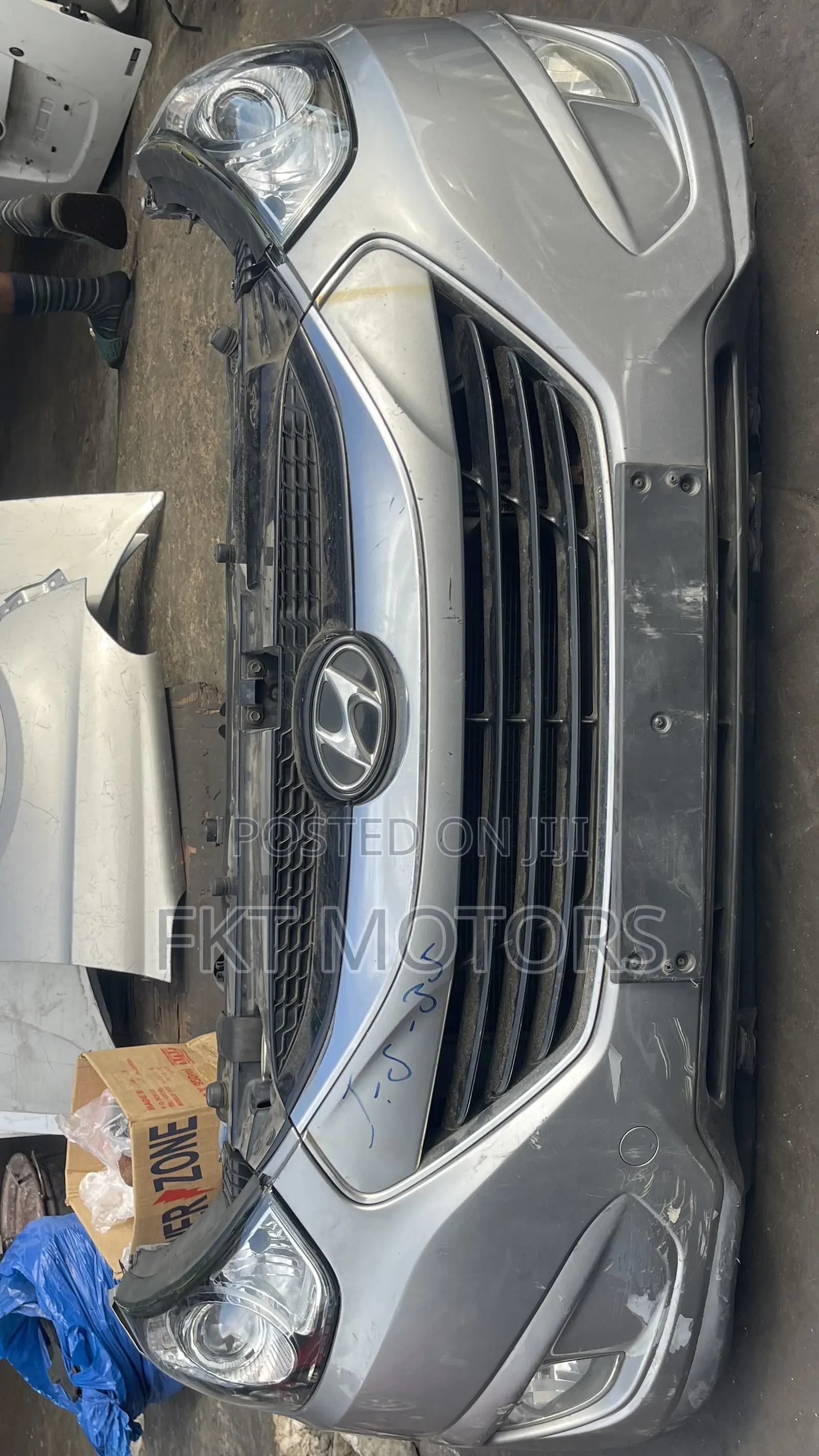 Hyundai Ix35 /Tucson Front Cut 2012