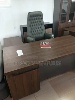 Office Desk / Table