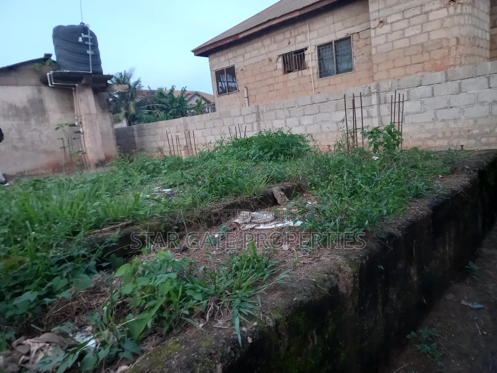 18 Bedrooms Hostel For Sale At Kenyasi