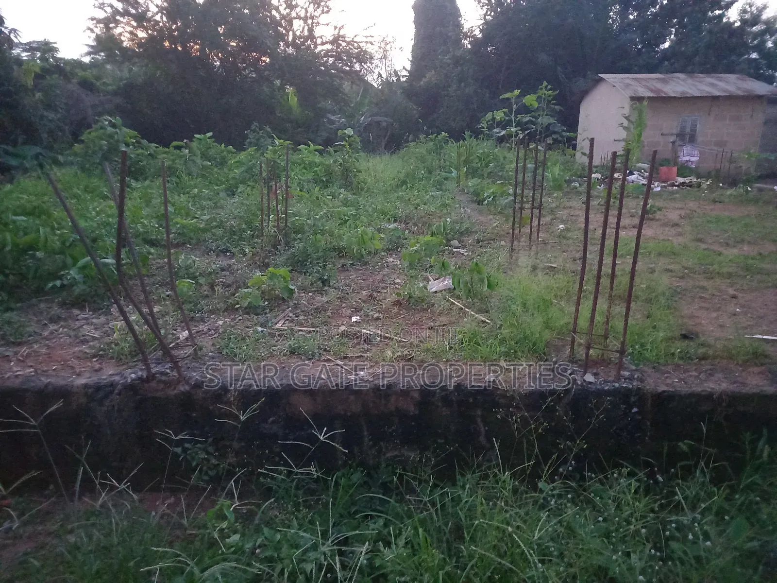 18 Bedrooms Hostel For Sale At Kenyasi