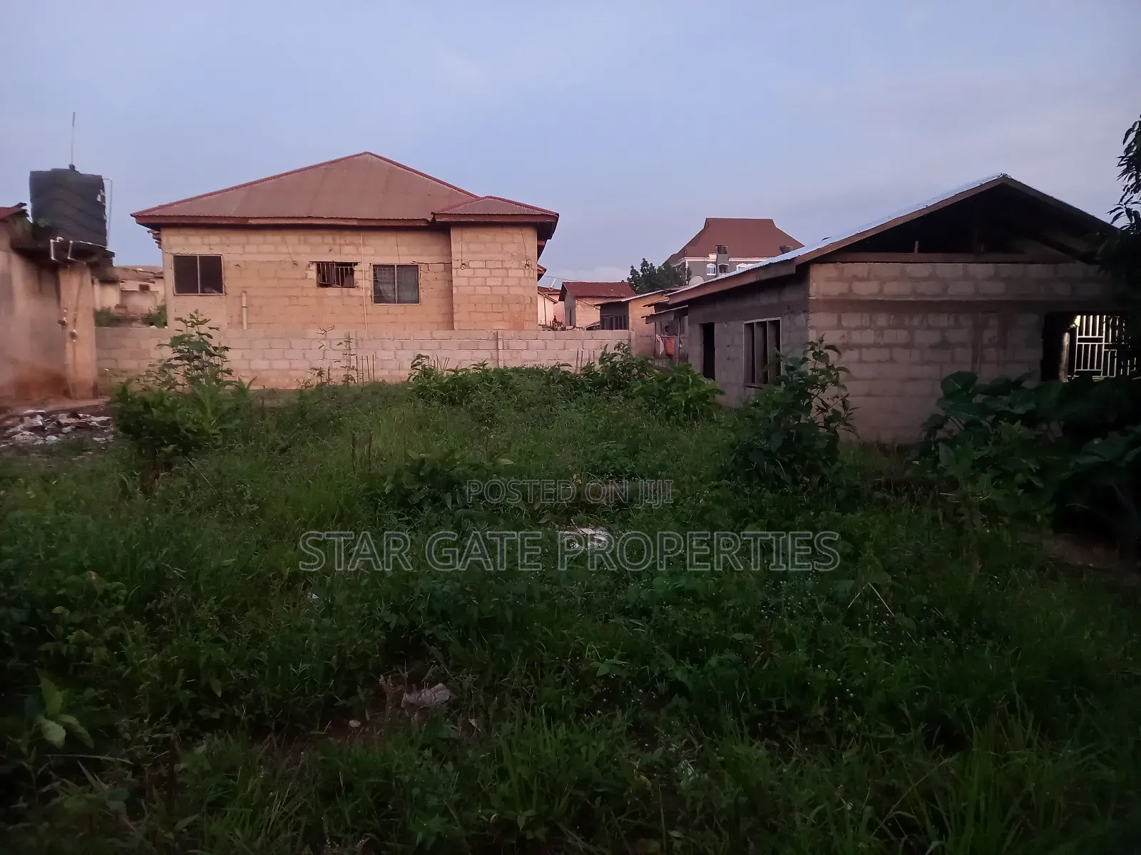 18 Bedrooms Hostel For Sale At Kenyasi