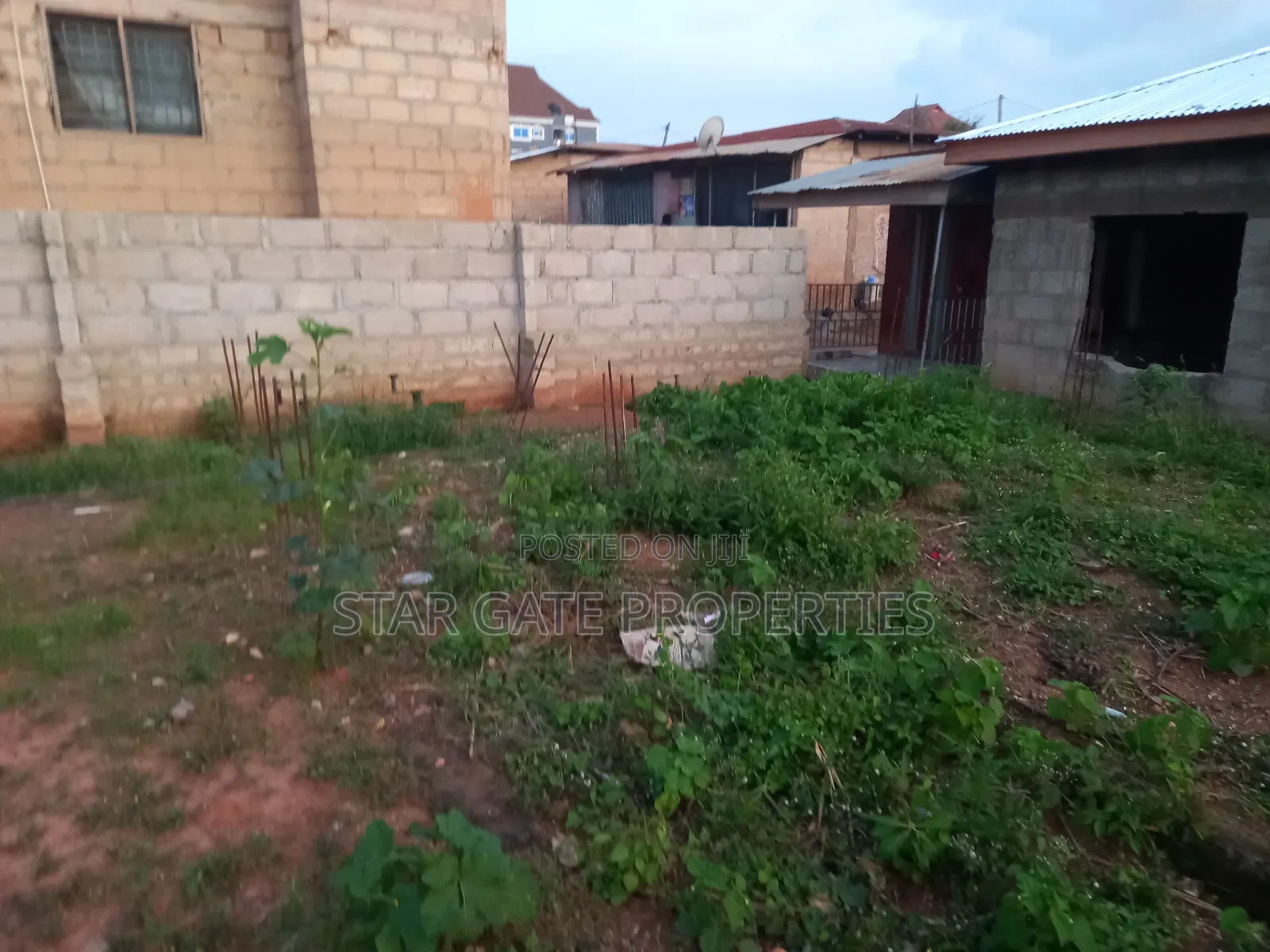 18 Bedrooms Hostel For Sale At Kenyasi