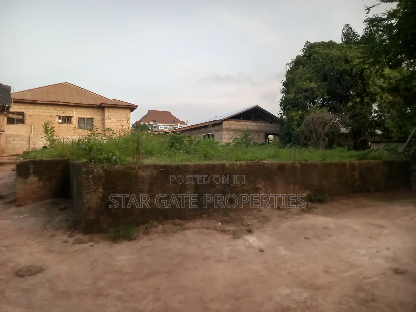 18 Bedrooms Hostel For Sale At Kenyasi