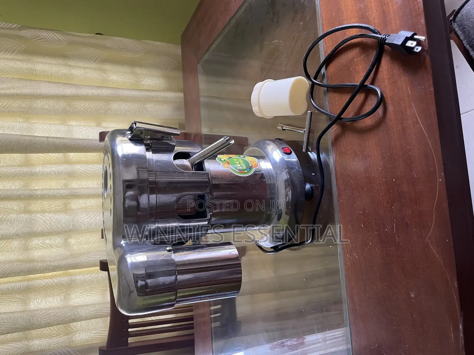 Commercial Juicer