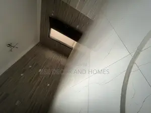 4bdrm Apartment in Bee Decor & Homes, Oyarifa for sale