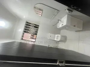 4bdrm Apartment in Bee Decor & Homes, Oyarifa for sale