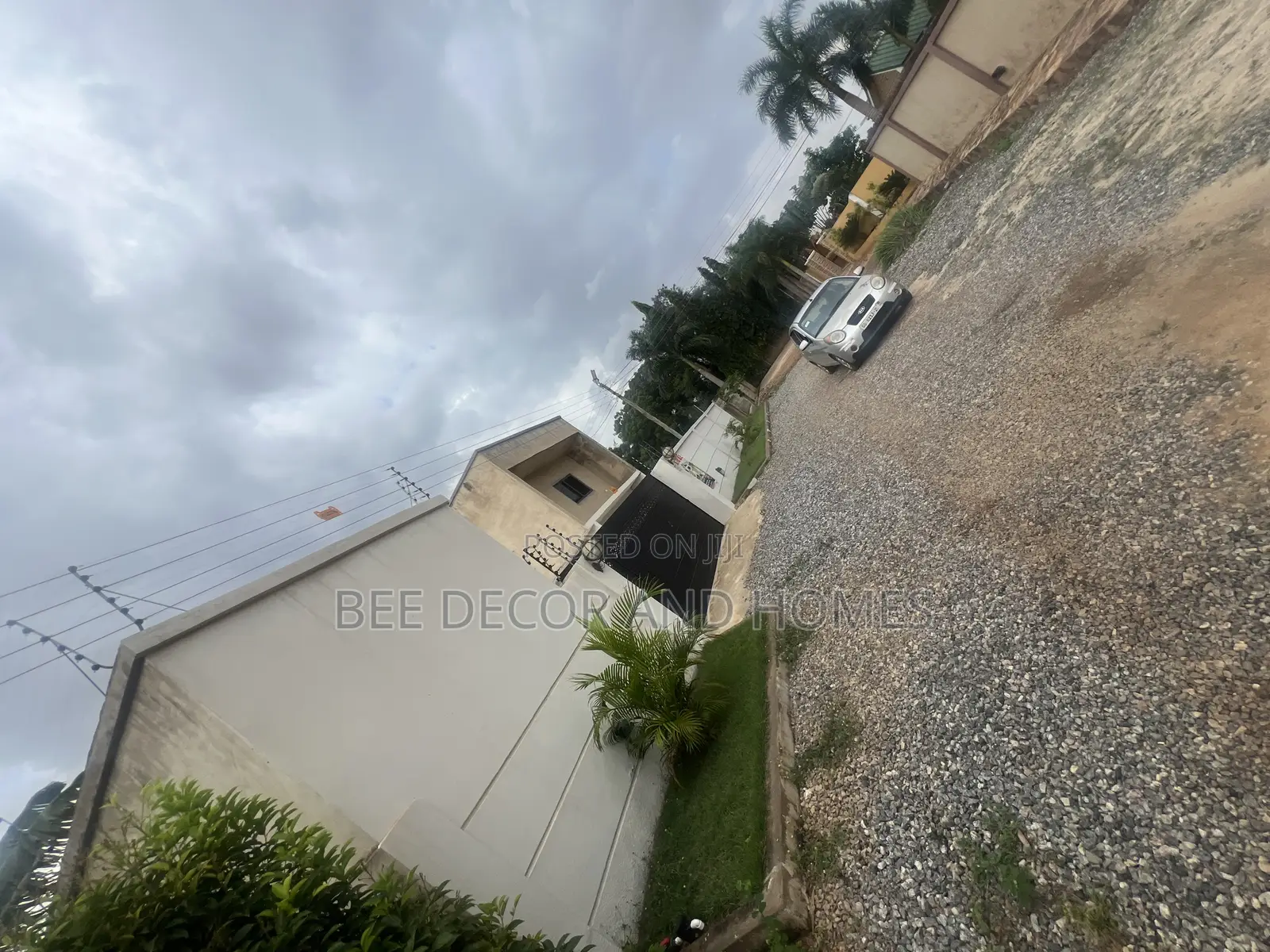 4bdrm Apartment in Bee Decor & Homes, Oyarifa for sale