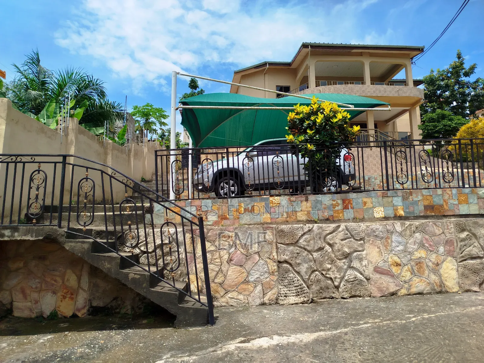5bdrm House in Kwabenya for sale