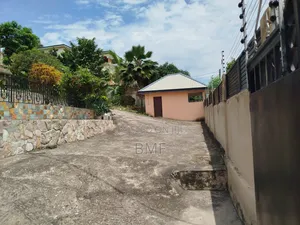 5bdrm House in Kwabenya for sale