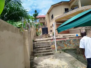 5bdrm House in Kwabenya for sale