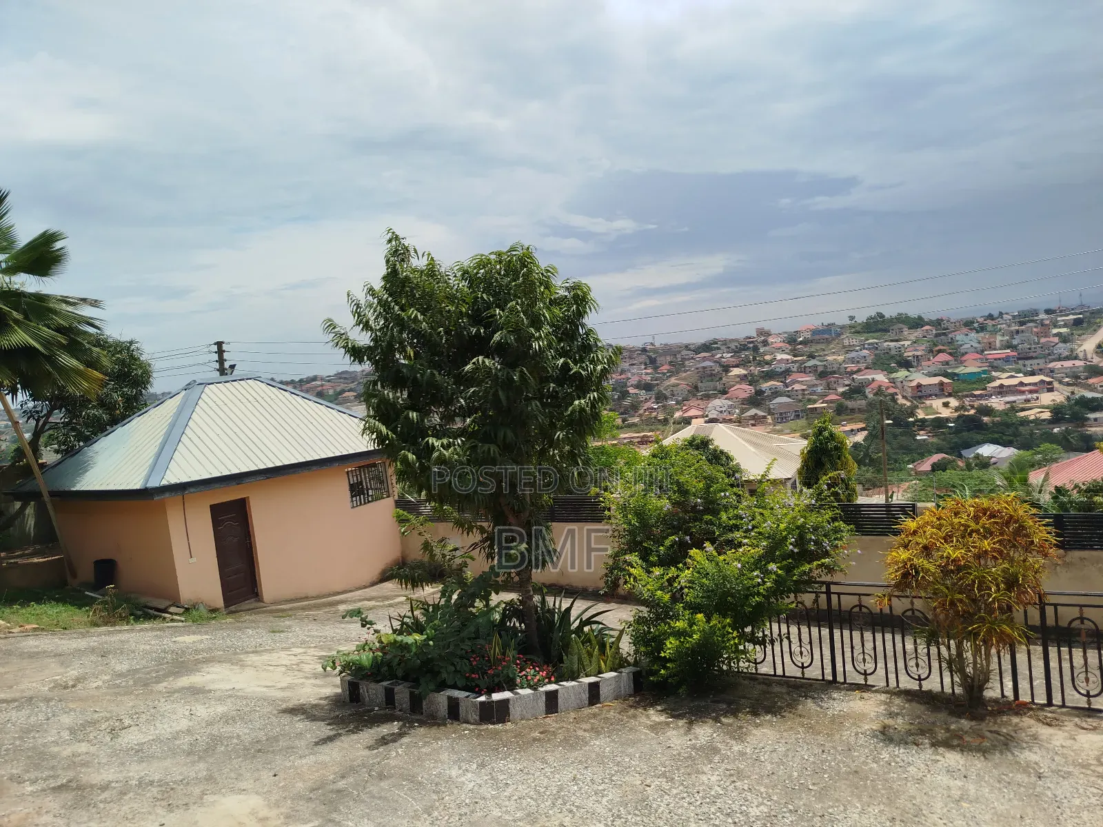 5bdrm House in Kwabenya for sale