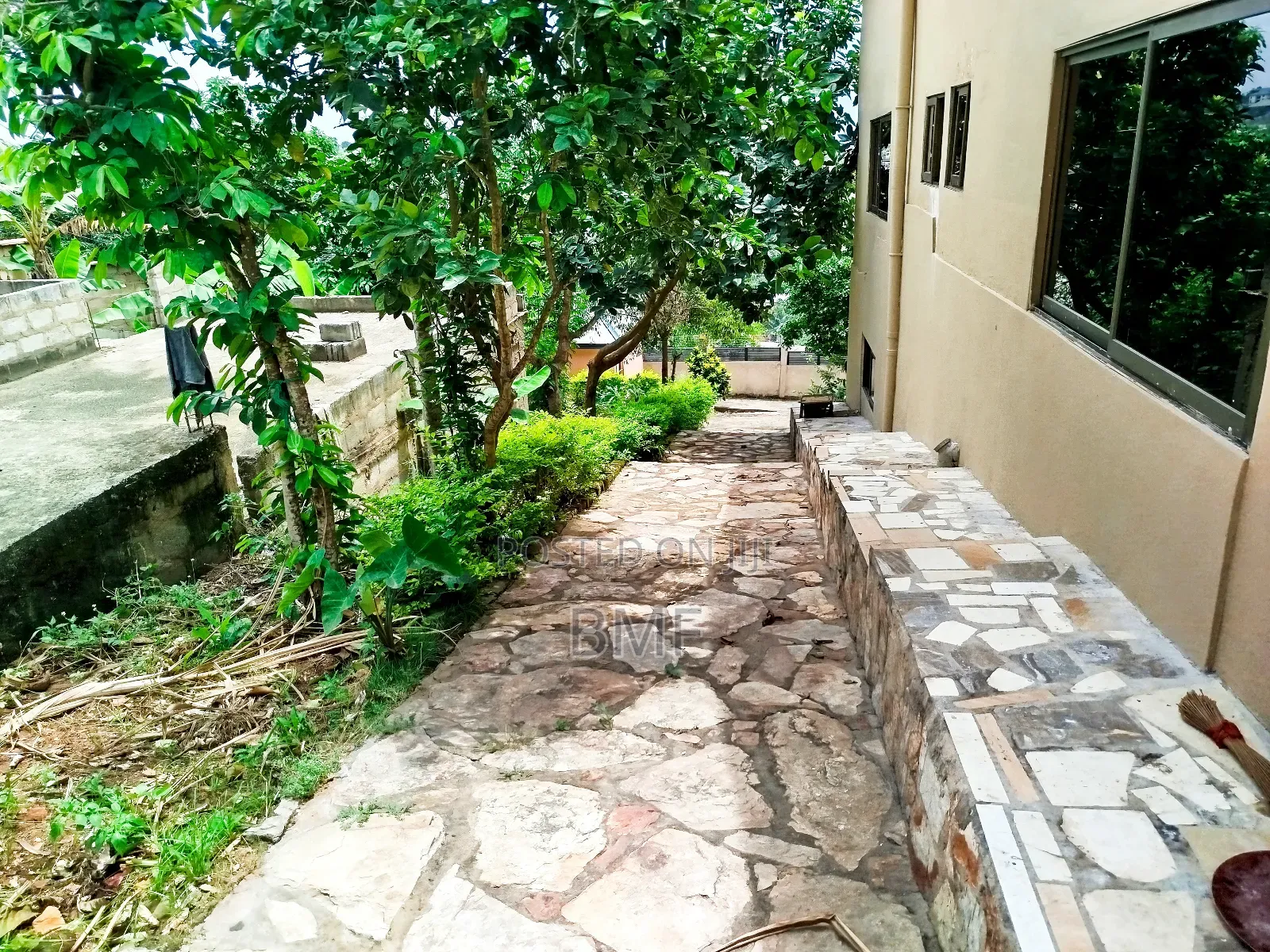 5bdrm House in Kwabenya for sale