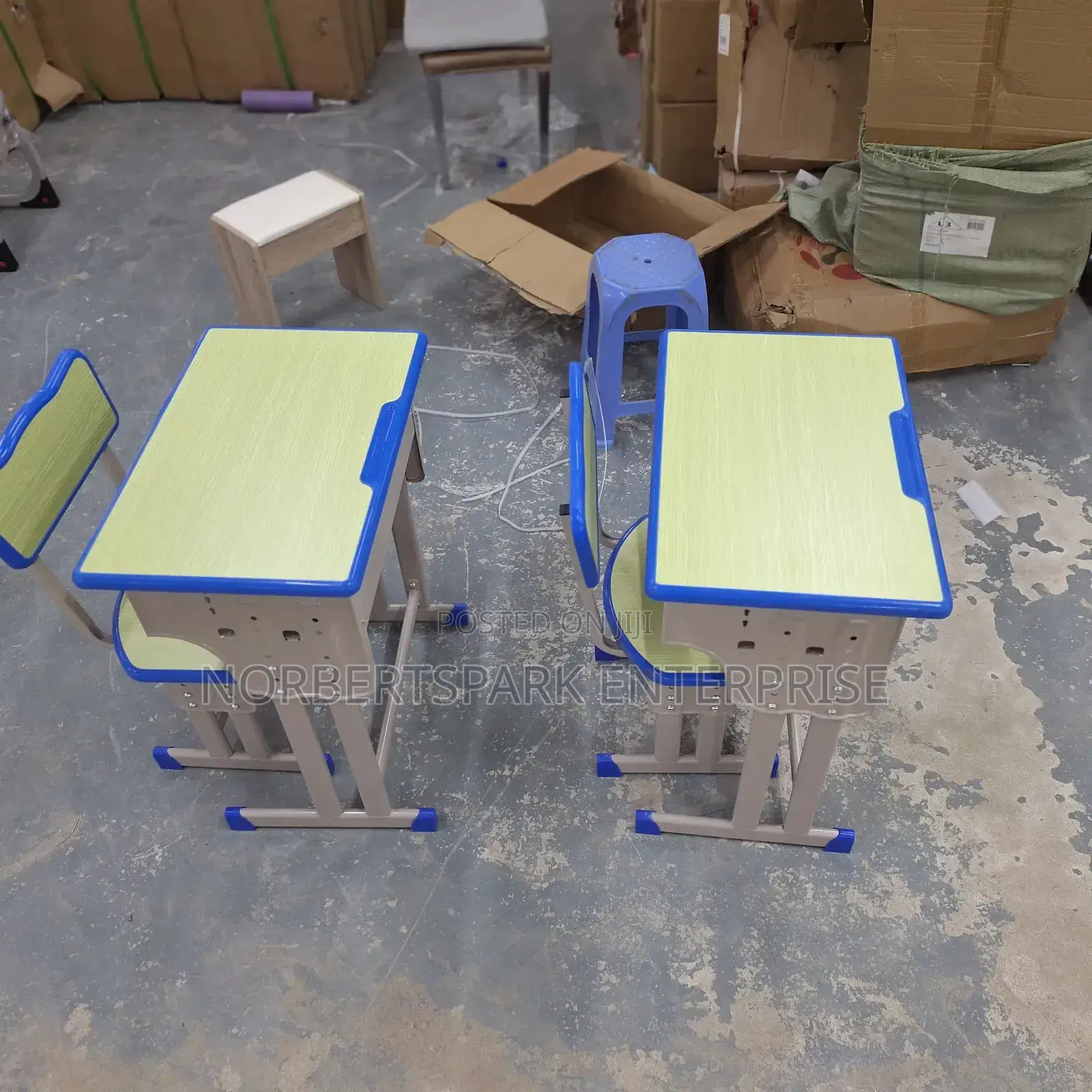 Student Table and Chair(100)