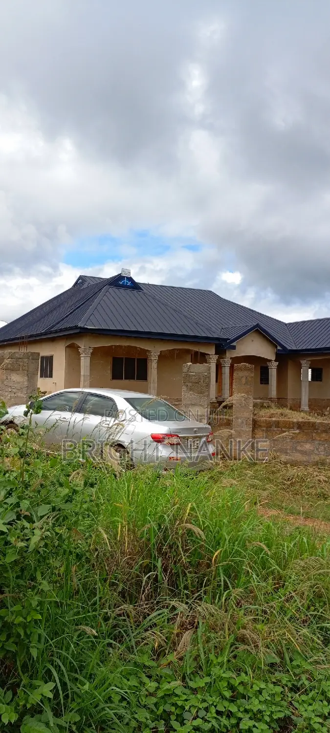 5bdrm House in Sunyani Municipal for sale