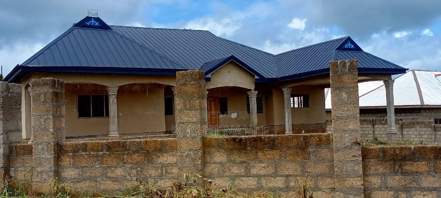 5bdrm House in Sunyani Municipal for sale