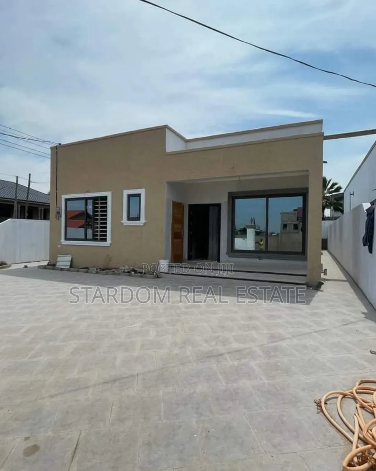 3bdrm Duplex in Spintex for sale
