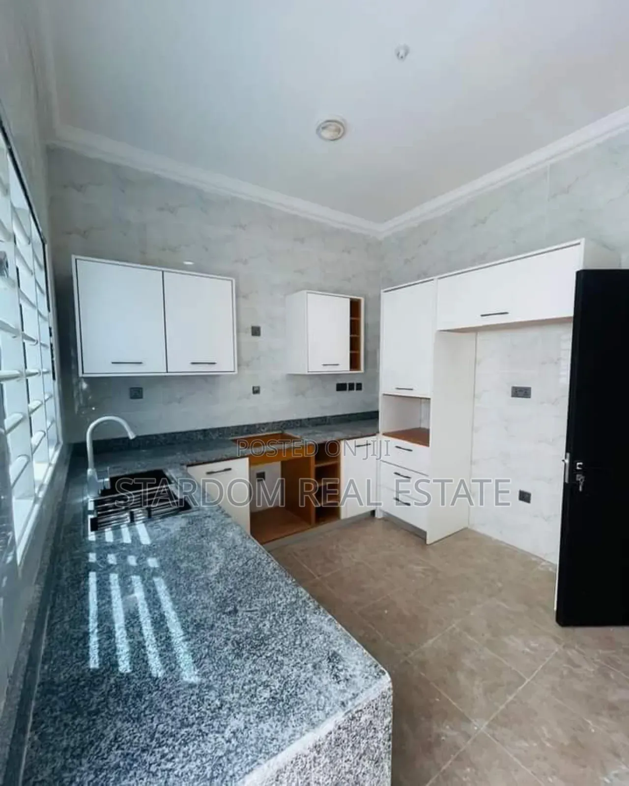 3bdrm Duplex in Spintex for sale