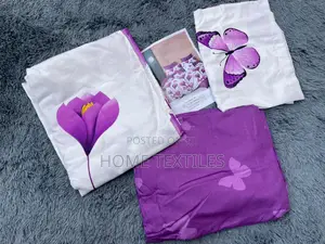 2 Matching Bedsheets With 4 Pillow Cases
