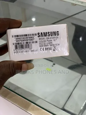 New Samsung Galaxy A72 128 GB Purple