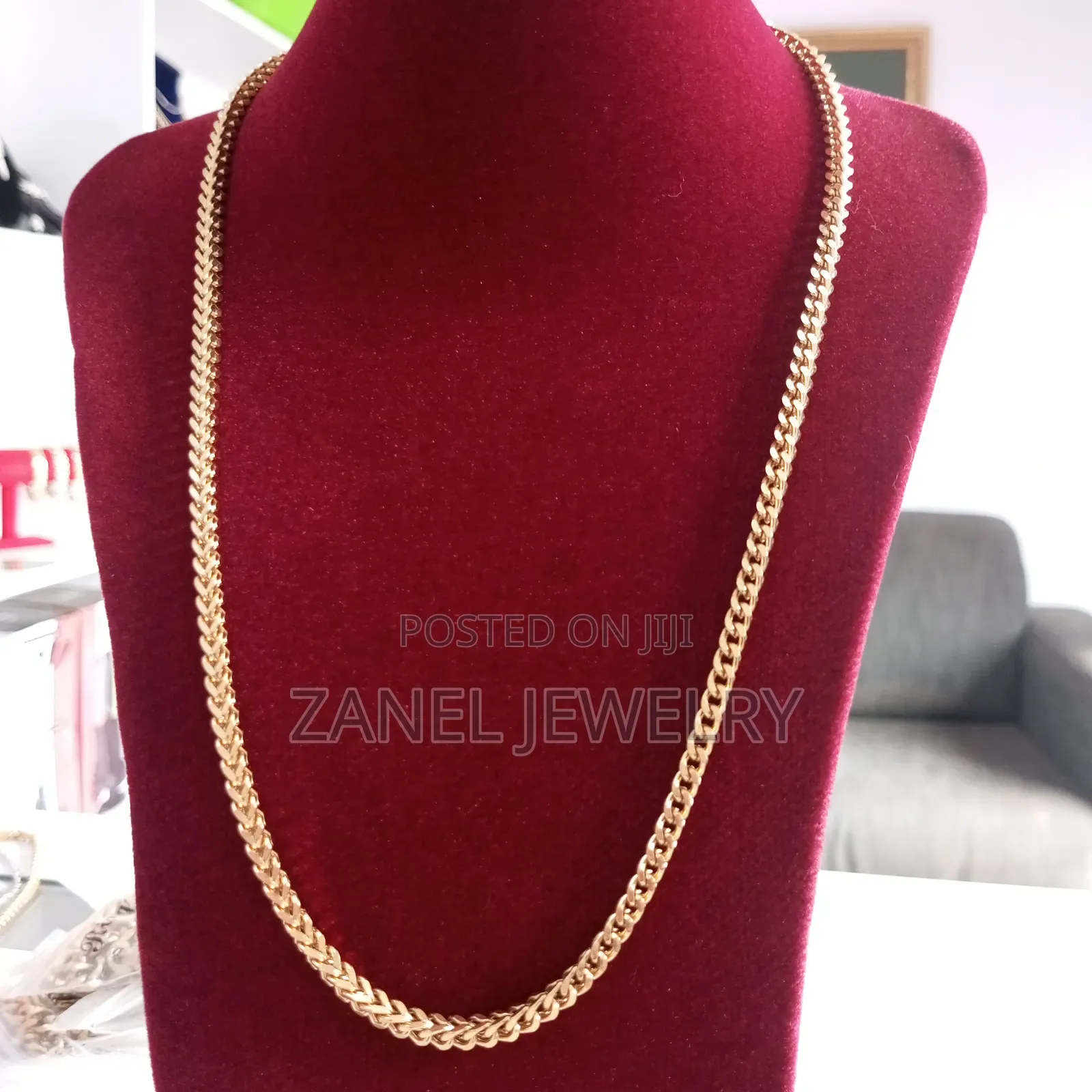 Male Box Chain