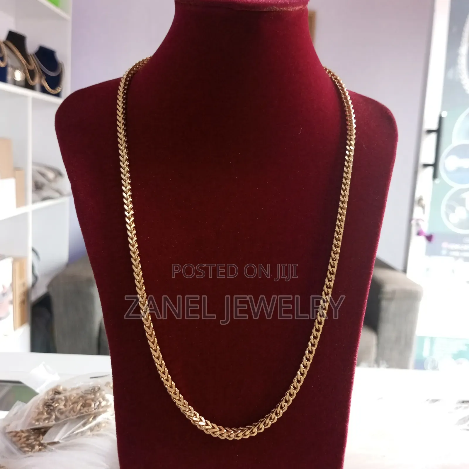Male Box Chain