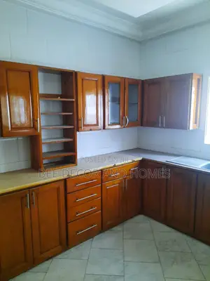 4bdrm House in Bee  Decor & Homes, West Legon for rent