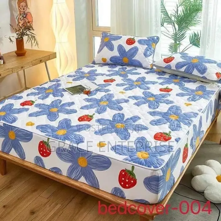 Neat and High Quality Waterproof Bed Covers in Diff Colors