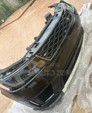 Range Rover Velar Front Cut