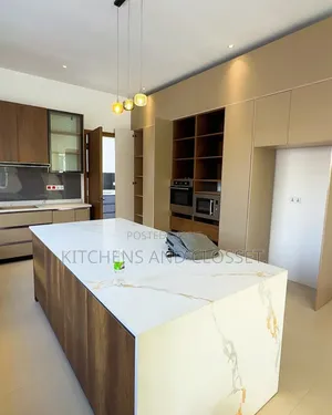 Modern Kitchen Capinent