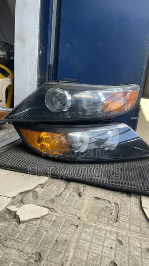 Kia Sorento Headlight Pair 2011/2012/2013/2014/2015/2016