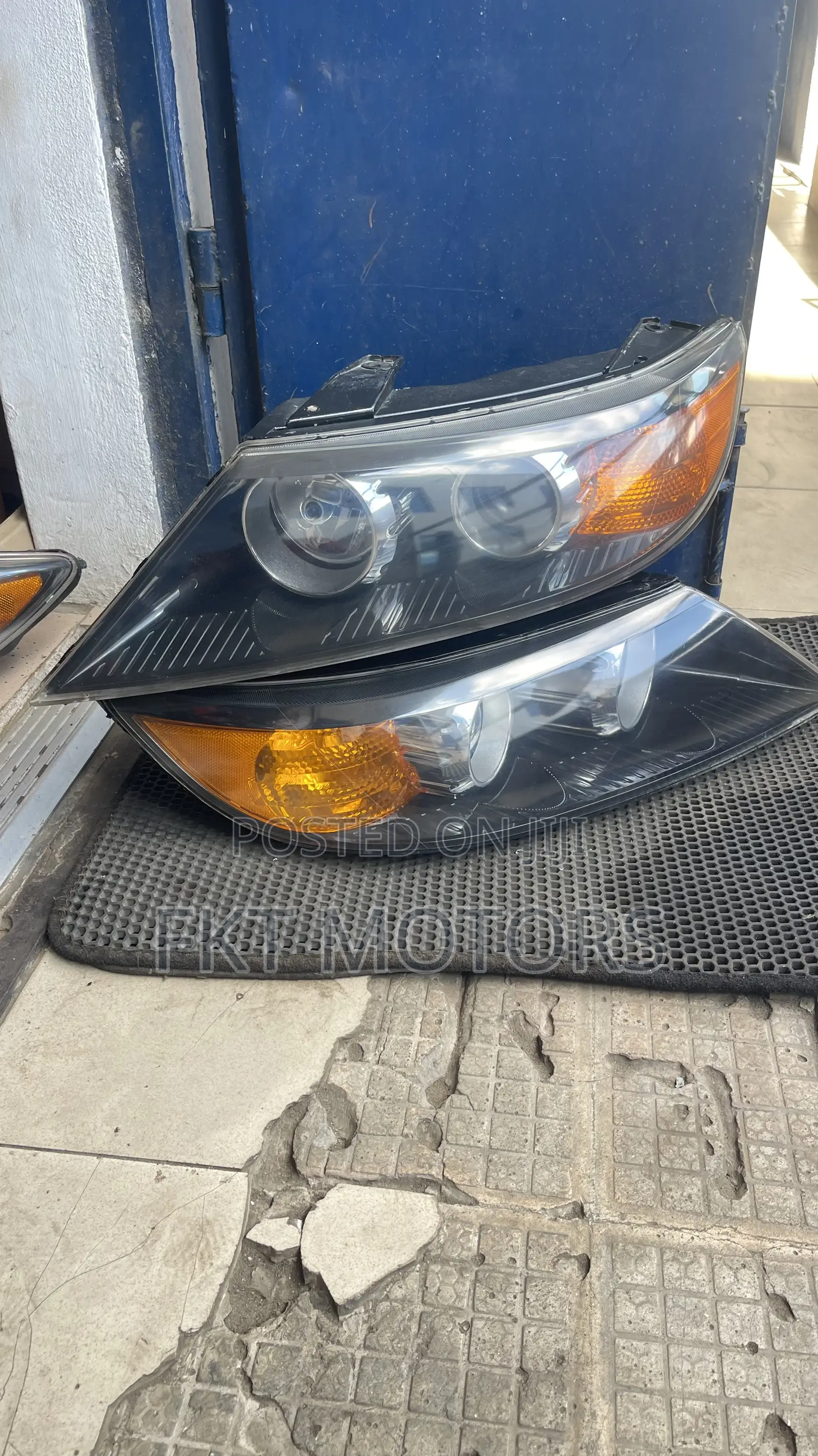 Kia Sorento Headlight Pair 2011/2012/2013/2014/2015/2016