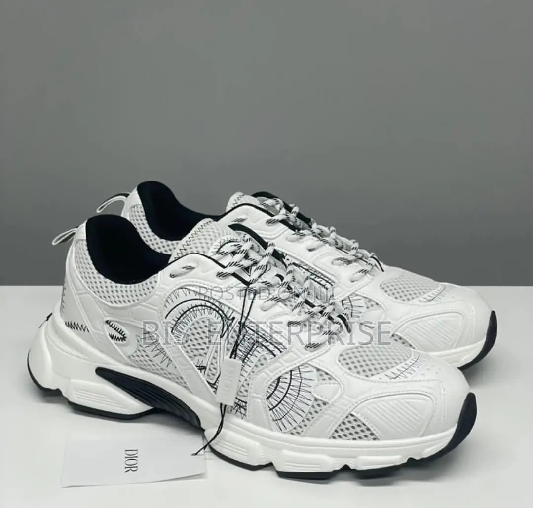 Chrono Sneaker” White and Black