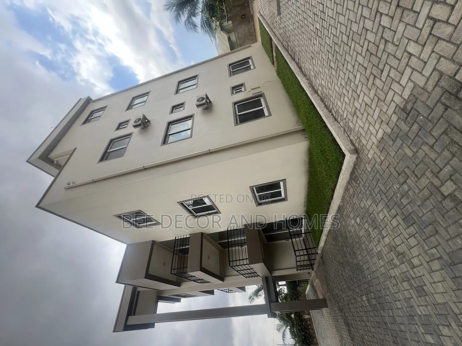 3bdrm Apartment in Bee Decor & Homes, Oyarifa for rent
