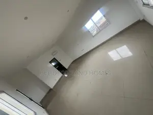 3bdrm Apartment in Bee Decor & Homes, Oyarifa for rent