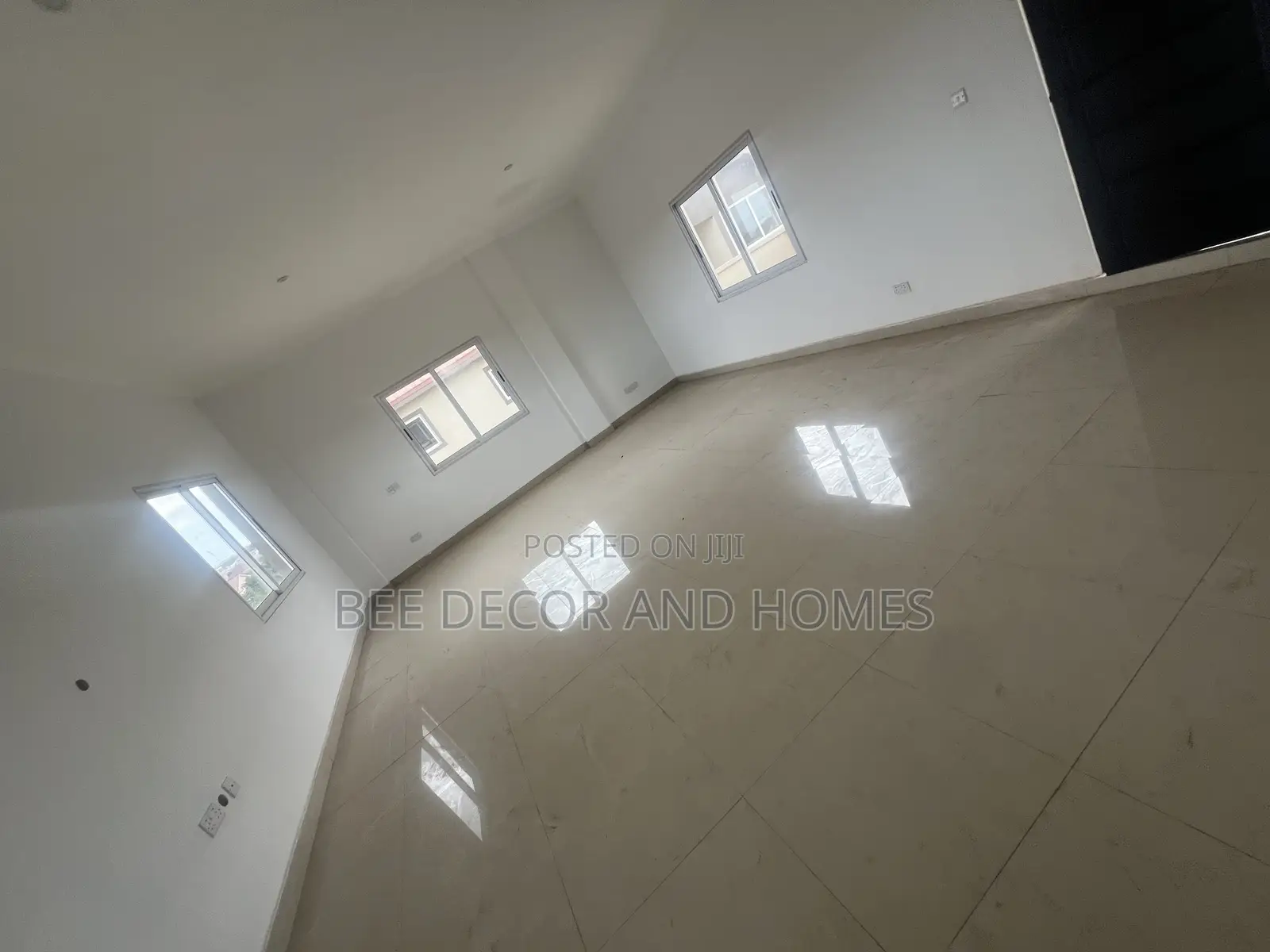 3bdrm Apartment in Bee Decor & Homes, Oyarifa for rent