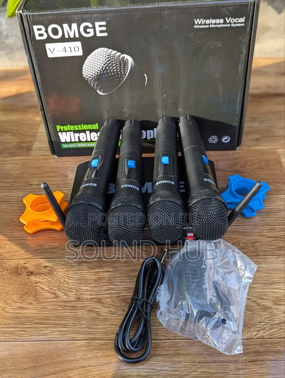 Bomge 4-channel Dynamic Wireless Microphone System - Black